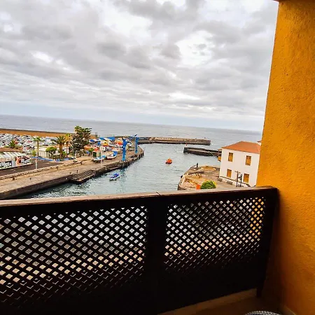 With Balcony And Sea View Apartment