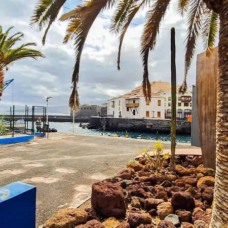 With Balcony And Sea View Apartment *